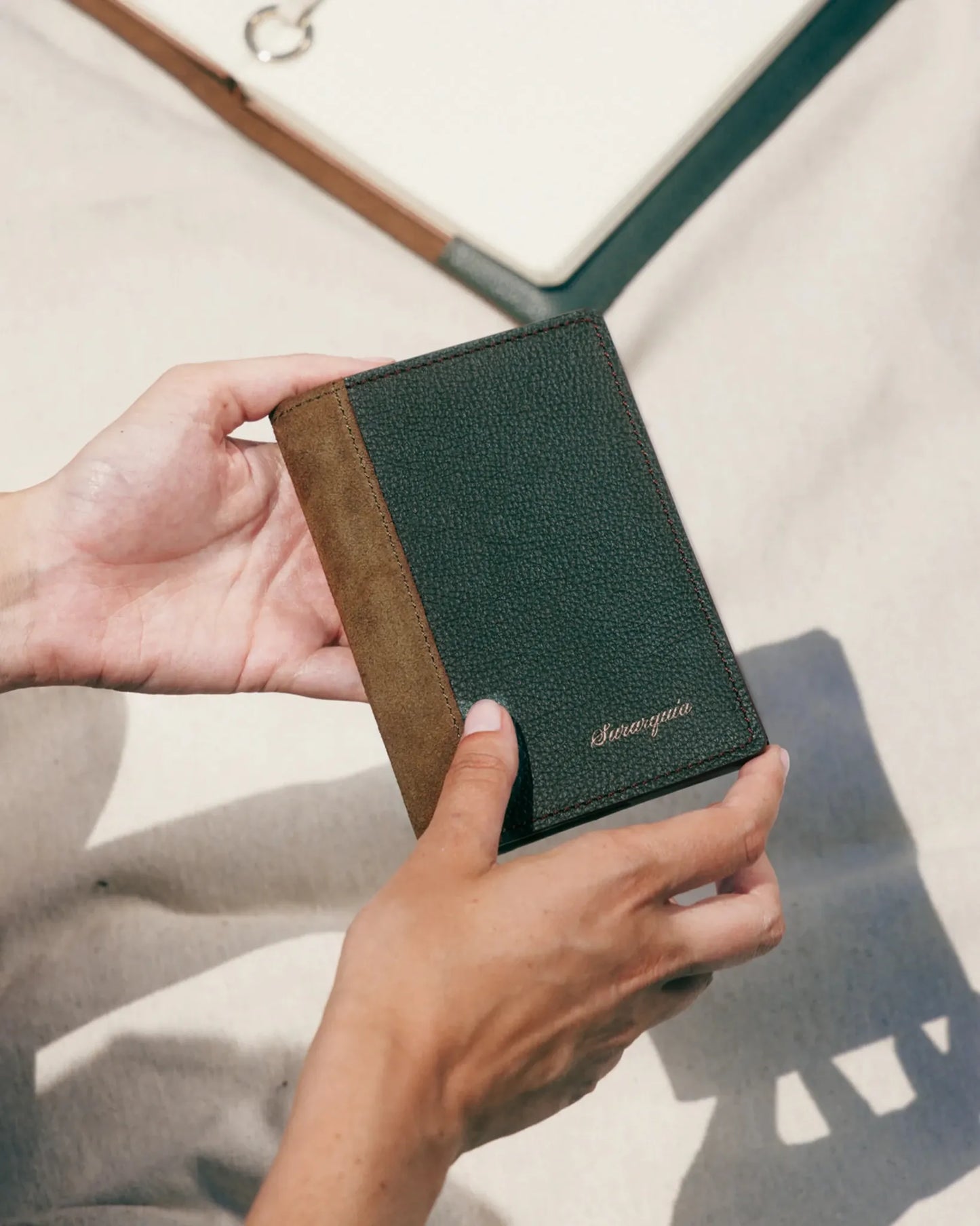 SURARQUÍA Porta Pasaporte Costa Porta Pasaporte Costa